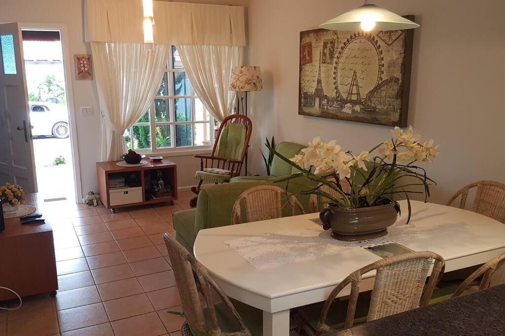 Acolhedora Casa De Praia Em Condominio Fechado A Beira Mar 샹그릴라 외부 사진