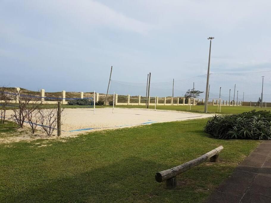 Acolhedora Casa De Praia Em Condominio Fechado A Beira Mar 샹그릴라 외부 사진